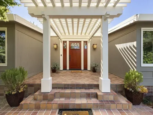 Recent home sold on los ranchitos road with aileen tong.